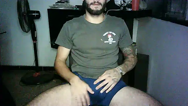 Snapshot of thedragonboyxxx chatting on 03-17-26, 01:32 thedragonboyxxx online show from 03-17-26, 01:32