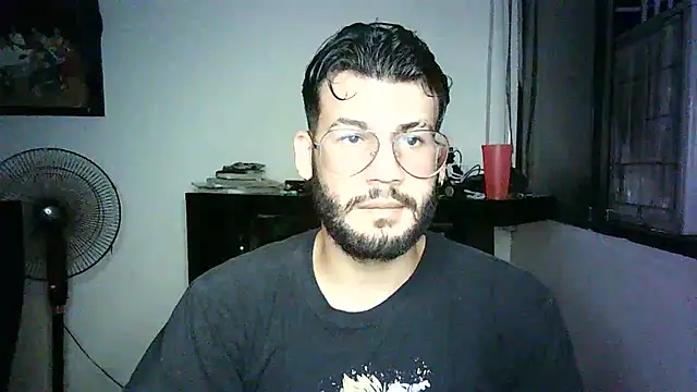 Snapshot of thedragonboyxxx chatting on 03-18-26, 03:20 thedragonboyxxx online show from 03-18-26, 03:20