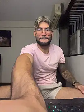 Snapshot of thedragonboyxxx chatting on 03-22-26, 03:10 thedragonboyxxx online show from 03-22-26, 03:10