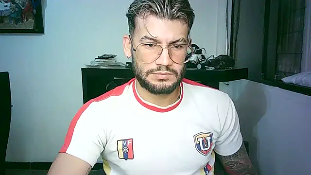 Snapshot of thedragonboyxxx chatting on 03-27-26, 03:34 thedragonboyxxx online show from 03-27-26, 03:34