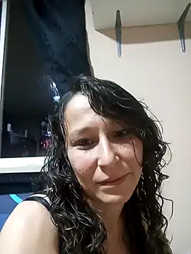 Snapshot of riquimona chatting on 12-16-25, 12:15 riquimona online show from 12-16-25, 12:15