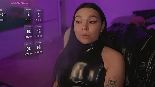 Snapshot of Dominatrix_Alice chatting on 03-11-26, 01:55 Dominatrix Alice online show from 03-11-26, 01:55