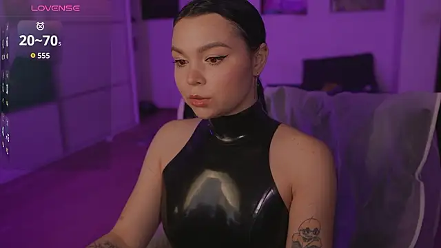 Snapshot of Dominatrix_Alice chatting on 03-27-26, 12:16 Dominatrix Alice online show from 03-27-26, 12:16