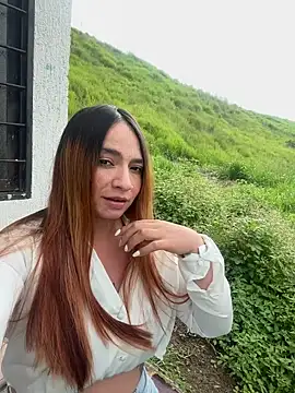 Sexy sara outdoors online show from 12-22-25, 07:55
