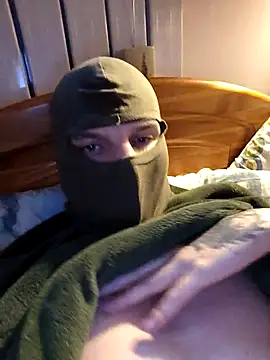 Snapshot of BottomB95@xh chatting on 12-16-25, 02:22 BottomB95xh online show from 12-16-25, 02:22