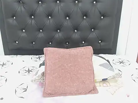 Snapshot of Queenbusty1 chatting on 01-10-26, 02:13 Queenbusty1 online show from 01-10-26, 02:13