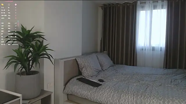 HloeChic online show from 01-16-26, 07:56