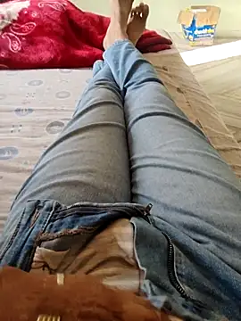 Snapshot of Tall7boy7 chatting on 12-19-25, 09:49 Tall7boy7 online show from 12-19-25, 09:49