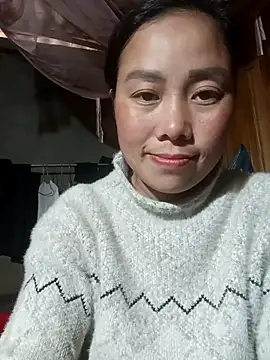 Chloe-ee online show from 12-19-25, 03:24