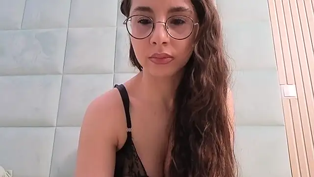 Snapshot of RosaDream chatting on 02-23-26, 03:09 RosaDream online show from 02-23-26, 03:09