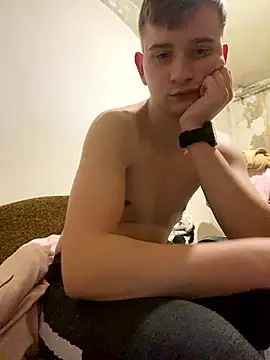 Snapshot of Fantastic6 chatting on 01-18-26, 07:28 Fantastic6 online show from 01-18-26, 07:28