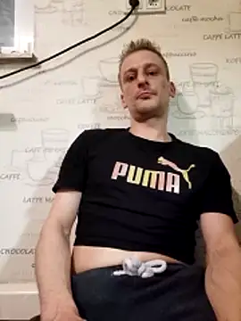 Snapshot of AnDyWaesche90 chatting on 04-15-26, 03:24 AnDyWaesche90 online show from 04-15-26, 03:24