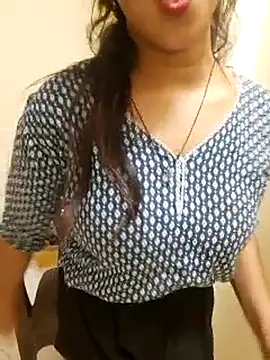 Snapshot of Geeta_rani79 chatting on 04-21-26, 03:02 Geeta rani79 online show from 04-21-26, 03:02