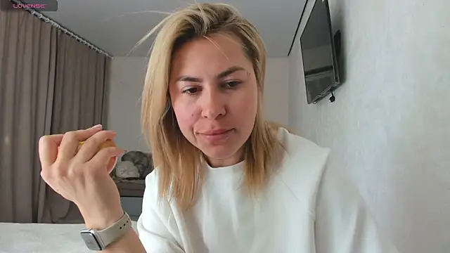 Roxi Joy online show from 05-15-26, 11:17