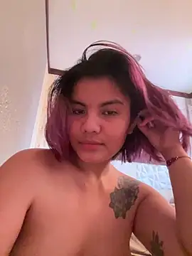 Snapshot of Aljycatx chatting on 05-17-26, 03:59 Aljycatx online show from 05-17-26, 03:59