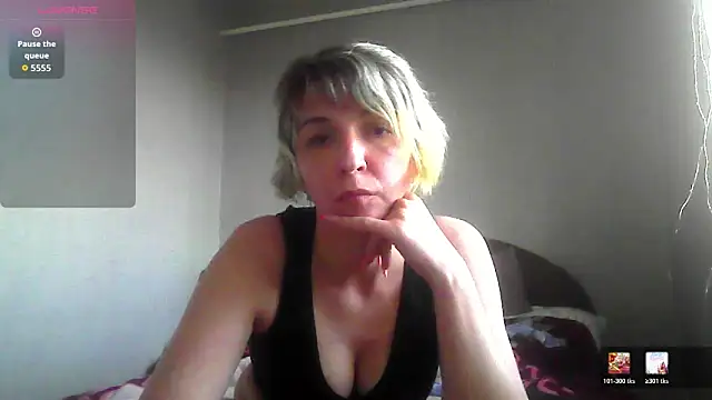 Lana Foxyy online show from 04-06-26, 03:57