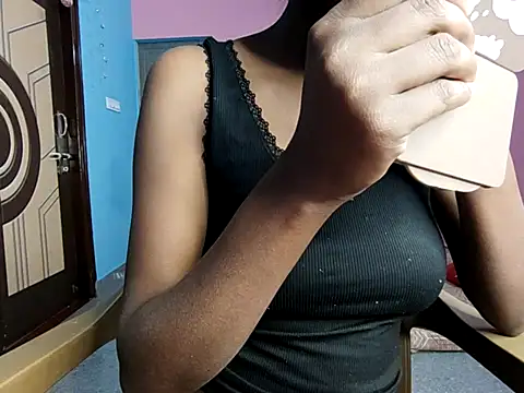 Snapshot of Mariya_000 chatting on 01-05-26, 06:11 Mariya 000 online show from 01-05-26, 06:11