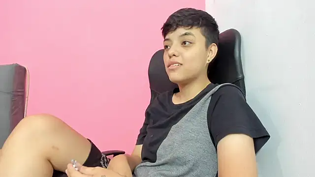 Snapshot of ariloe_quintero chatting on 04-06-26, 01:34 ariloe quintero online show from 04-06-26, 01:34