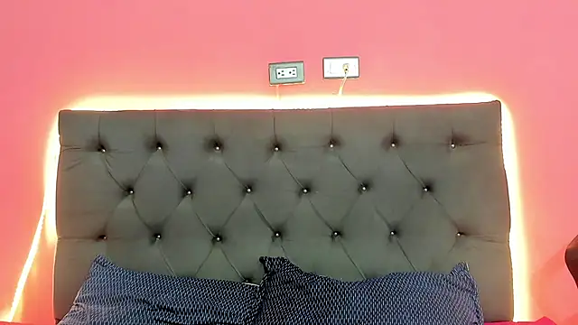 Snapshot of ariloe_quintero chatting on 04-25-26, 01:41 ariloe quintero online show from 04-25-26, 01:41