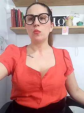 SofiEsteves online show from 05-02-26, 03:50