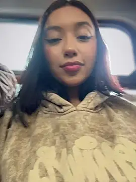 Snapshot of Kitty-LS chatting on 01-06-26, 08:01 Kitty-LS online show from 01-06-26, 08:01