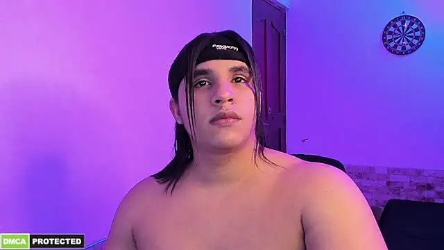 Snapshot of latinboyfit chatting on 05-23-26, 02:06 latinboyfit online show from 05-23-26, 02:06