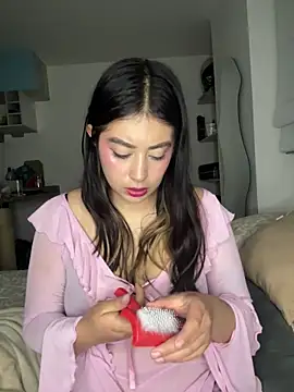 Snapshot of justmariee chatting on 03-13-26, 01:34 justmariee online show from 03-13-26, 01:34