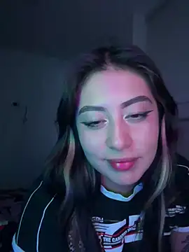 Snapshot of justmariee chatting on 03-24-26, 04:50 justmariee online show from 03-24-26, 04:50