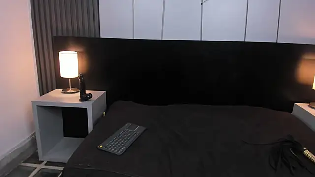 PamelaRed  online show from 12-17-25, 07:53