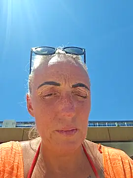 Snapshot of theblondecocklover chatting on 06-30-26, 10:27 theblondecocklover online show from 06-30-26, 10:27