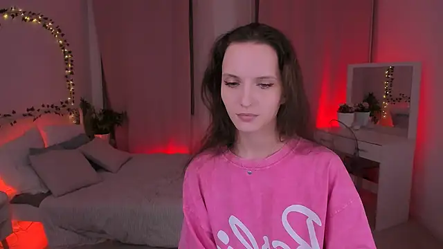 Snapshot of Ariadna_Shy chatting on 01-12-25, 10:33 Ariadna Shy online show from 01-12-25, 10:33