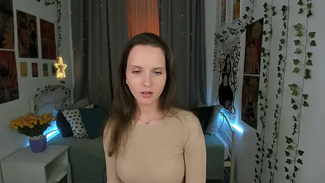 Snapshot of Ariadna_Shy chatting on 02-02-25, 02:06 Ariadna Shy online show from 02-02-25, 02:06