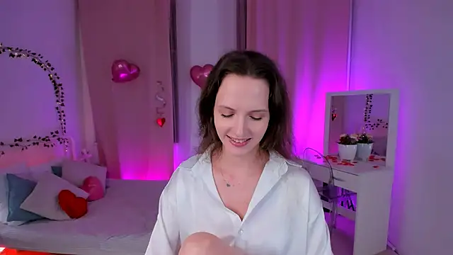 Snapshot of Ariadna_Shy chatting on 02-15-25, 01:31 Ariadna Shy online show from 02-15-25, 01:31