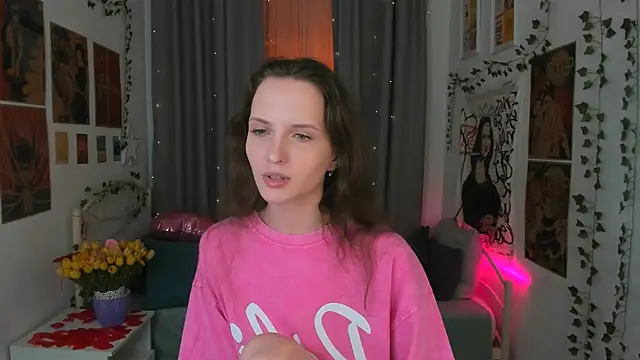 Snapshot of Ariadna_Shy chatting on 02-16-25, 02:31 Ariadna Shy online show from 02-16-25, 02:31