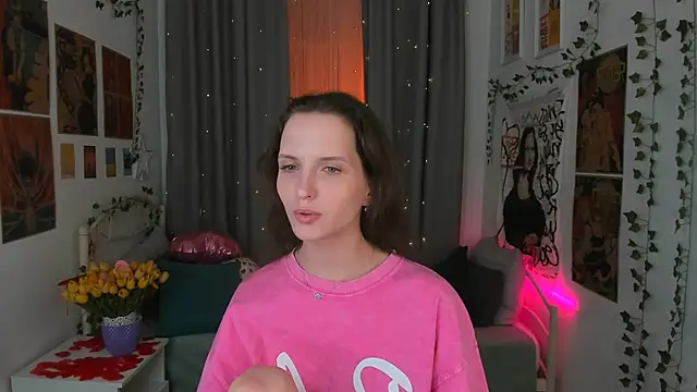 Snapshot of Ariadna_Shy chatting on 02-16-25, 05:37 Ariadna Shy online show from 02-16-25, 05:37