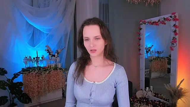 Snapshot of Ariadna_Shy chatting on 02-21-25, 10:37 Ariadna Shy online show from 02-21-25, 10:37