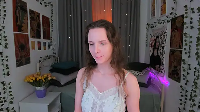 Snapshot of Ariadna_Shy chatting on 02-24-25, 01:46 Ariadna Shy online show from 02-24-25, 01:46