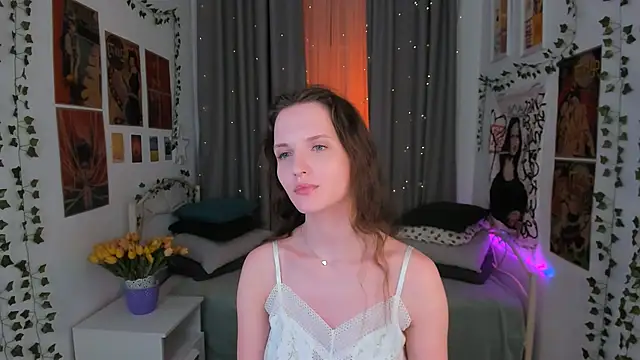 Snapshot of Ariadna_Shy chatting on 02-24-25, 04:49 Ariadna Shy online show from 02-24-25, 04:49