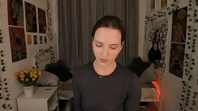 Snapshot of Ariadna_Shy chatting on 09-26-25, 01:48 Ariadna Shy online show from 09-26-25, 01:48