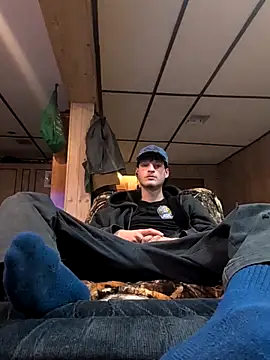 Snapshot of B8RHUNG chatting on 12-19-25, 10:50 B8RHUNG online show from 12-19-25, 10:50