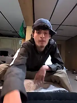 Snapshot of B8RHUNG chatting on 01-18-26, 01:09 B8RHUNG online show from 01-18-26, 01:09