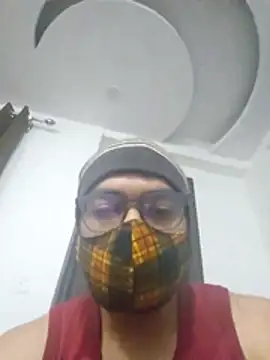 Snapshot of NunnuLelo chatting on 04-11-26, 08:35 NunnuLelo online show from 04-11-26, 08:35