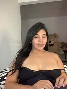 sarah benz  online show from 05-07-26, 10:48
