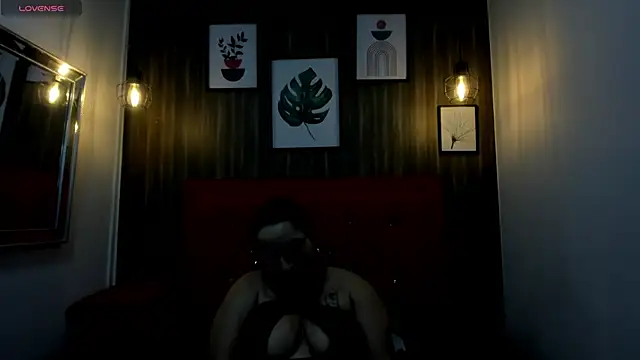 Snapshot of meggancurvy chatting on 02-07-26, 08:12 meggancurvy online show from 02-07-26, 08:12