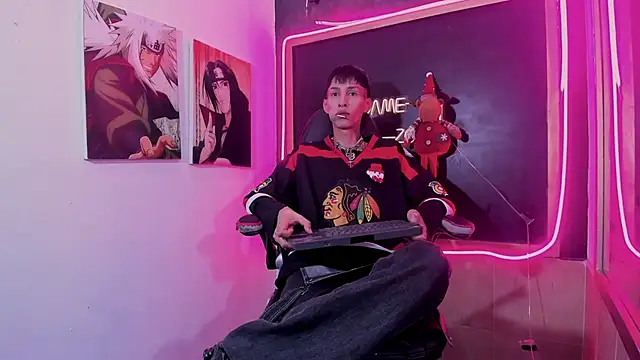 Daniel Deluc77 online show from 12-22-25, 02:41