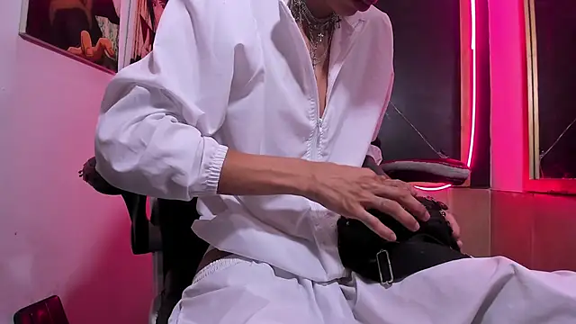 Daniel Deluc77 online show from 12-23-25, 03:48