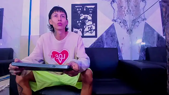 Daniel Deluc77 online show from 02-10-26, 04:49