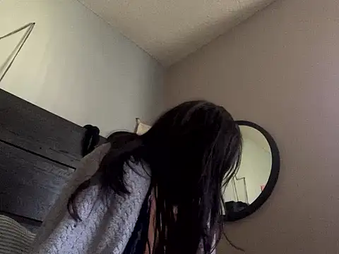 Snapshot of Ahlanacherae_creamz chatting on 01-14-26, 06:13 Ahlanacherae creamz online show from 01-14-26, 06:13