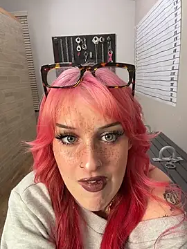 Snapshot of itscleomoon chatting on 03-13-26, 01:29 itscleomoon online show from 03-13-26, 01:29