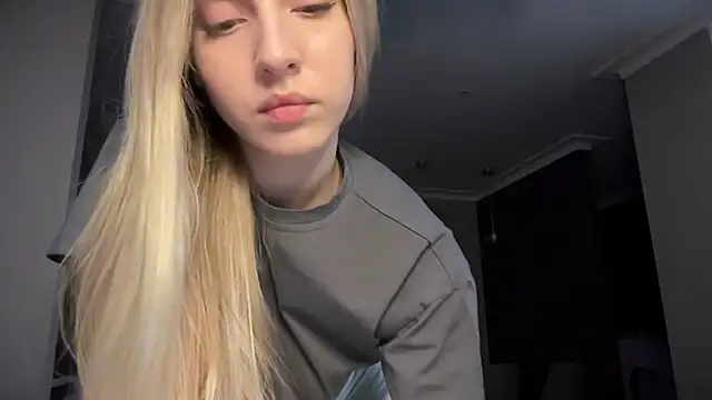 Snapshot of blondinkaa chatting on 04-07-26, 08:53 blondinkaa online show from 04-07-26, 08:53